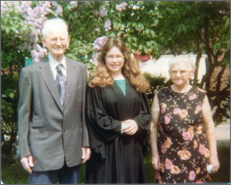 Peter,Donna,Mabel 1980 Graduation.jpg