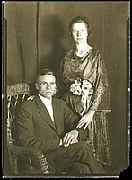 Herb_Susan_Toeppner's_Wedding_1922.jpg
