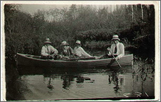 Canoeing_on_Wolfe_Lake.jpg
