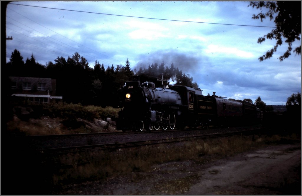 1982-08 Steam Train Powassan 22.JPG