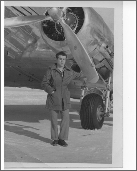 Arnold Toeppner&plane.JPG